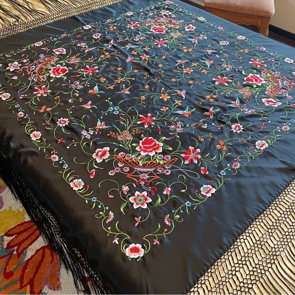 Vintage Silk Manila Piano Shawl Colorful Floral Hand Embroidered Wrap Scarf - Picture 9 of 16
